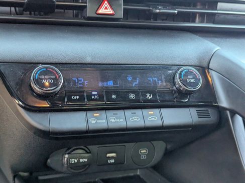 Used 2025 Hyundai Elantra Sport w/ Cargo Package image 29