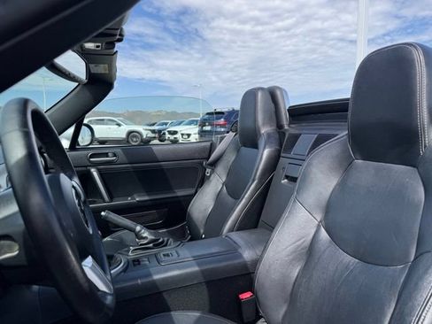 Used 2011 MAZDA MX-5 Miata Grand Touring w/ Premium Pkg RWD image 18