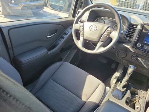 Certified 2023 Nissan Frontier SV w/ Midnight Edition Package image 17
