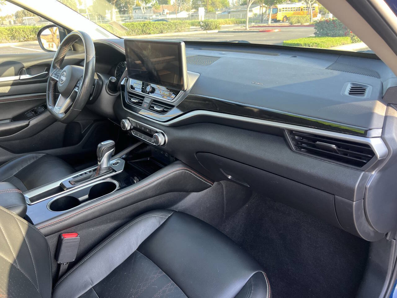 Used 2023 Nissan Altima 2.5 SR w/ SR Premium Package FWD image 7