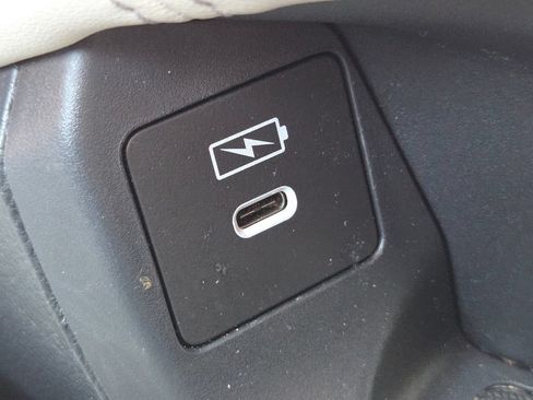 Certified 2024 Honda HR-V EX-L image 11