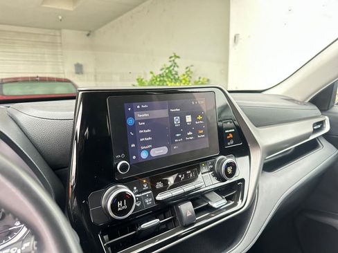 Used 2025 Toyota Highlander LE image 22