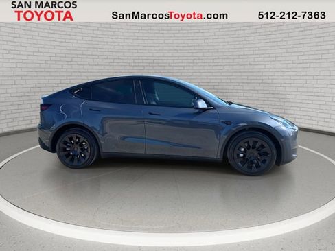 Used 2023 Tesla Model Y Long Range image 4