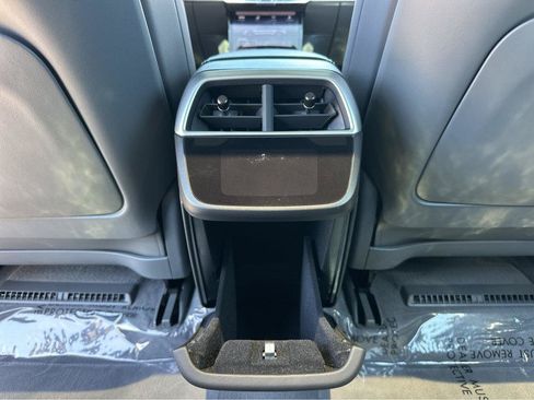 Used 2024 Lucid Air Touring AWD/4WD image 17
