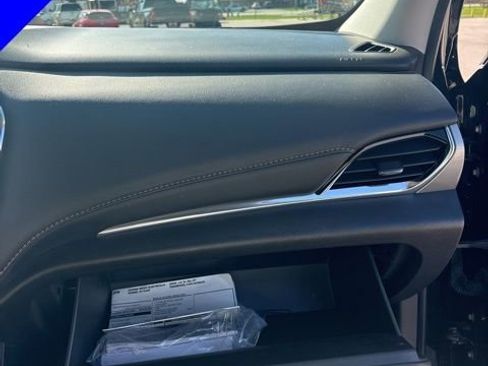 Used 2020 Chevrolet Traverse LT w/ Driver Confidence II Package image 31