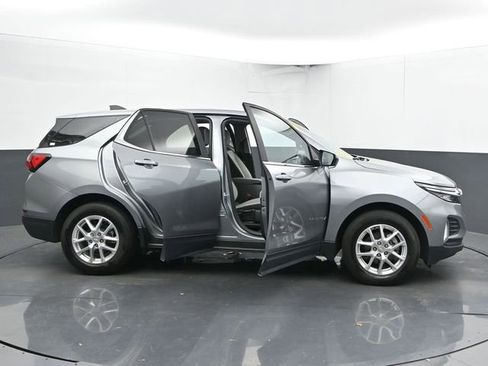 Used 2023 Chevrolet Equinox LT image 58