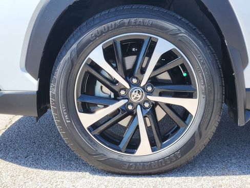 Used 2025 Toyota Corolla Cross w/ Convenience Package image 7