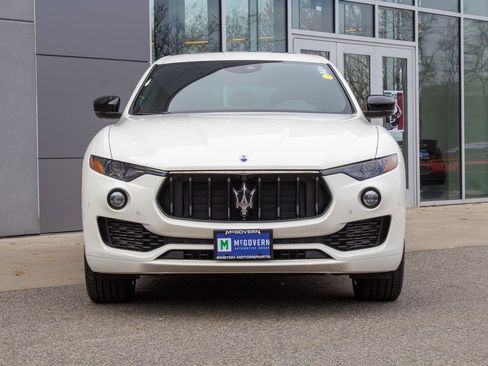 Used 2024 Maserati Levante GT Ultima AWD/4WD image 2