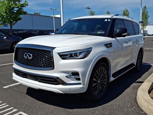 Used 2024 INFINITI QX80 Sensory AWD/4WD image 2