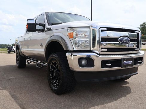 Used 2014 Ford F250 Lariat w/ Lariat Ultimate Package AWD/4WD image 5