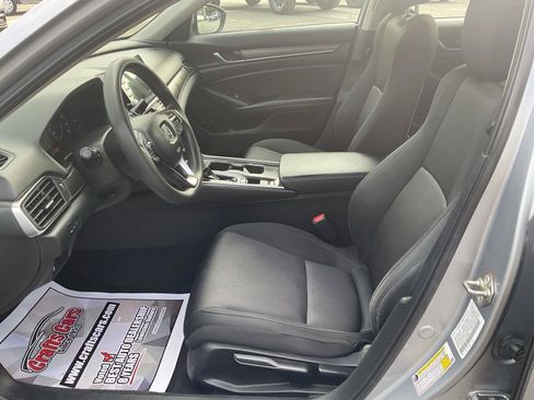 Used 2018 Honda Accord LX image 10