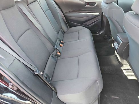 Used 2025 Toyota Corolla LE image 32