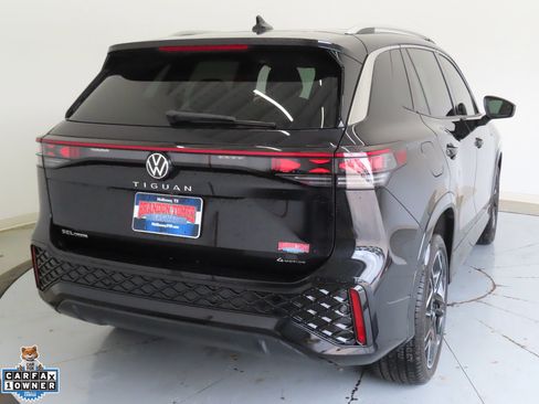 Certified 2026 Volkswagen Tiguan SEL R-Line AWD/4WD image 3