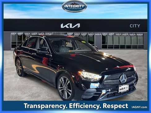 Used 2022 Mercedes-Benz E 350 4MATIC Sedan image 1