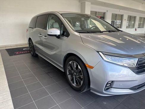 Used 2023 Honda Odyssey Elite image 5