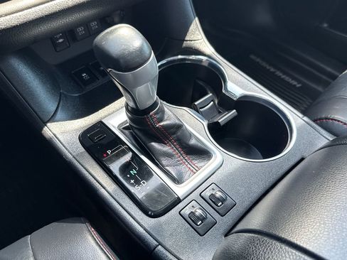 Used 2019 Toyota Highlander SE AWD/4WD image 28