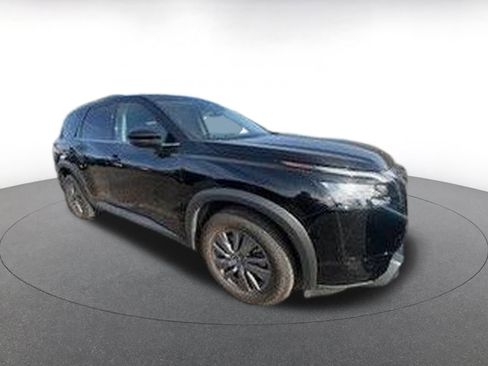 Used 2025 Nissan Pathfinder SV image 1