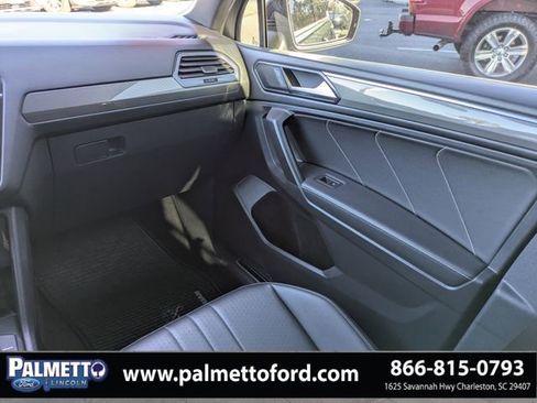 Used 2022 Volkswagen Tiguan SE R-Line image 18