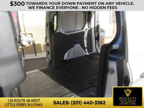 Used 2019 Ford Transit Connect XLT image 17