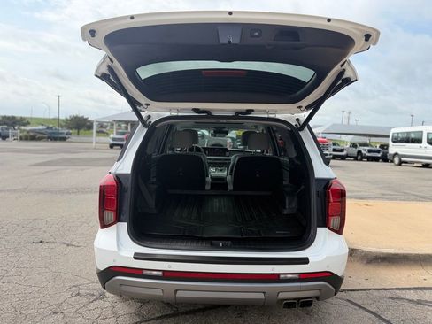 Used 2023 Hyundai Palisade SEL w/ Premium Package image 6