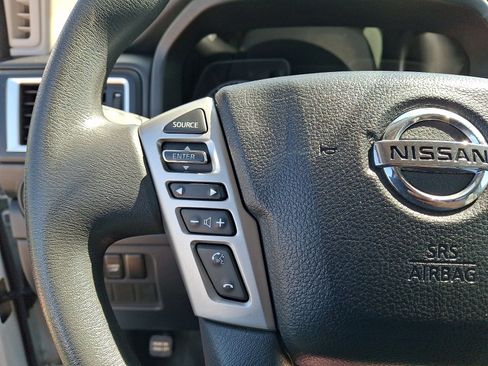 Used 2017 Nissan Titan S AWD/4WD image 18