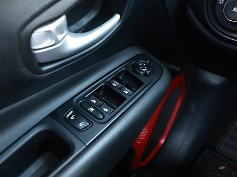 Certified 2023 Jeep Renegade Trailhawk AWD/4WD image 21