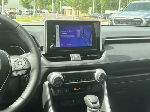 Used 2025 Toyota RAV4 XLE w/ Convenience Package AWD/4WD image 27