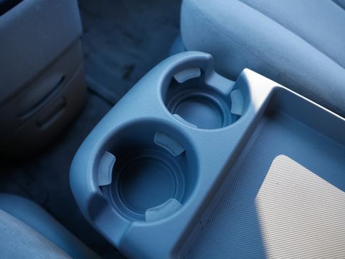 Used 2006 Kia Sedona LX image 36