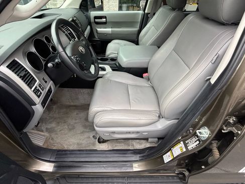 Used 2008 Toyota Sequoia Limited image 17