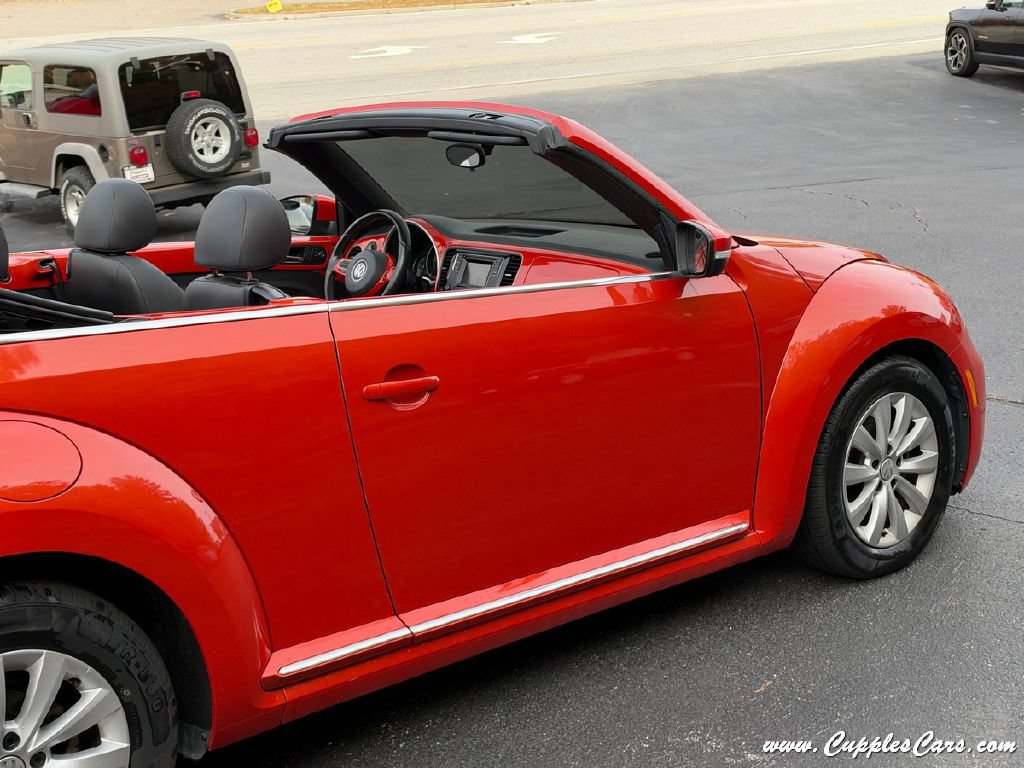 Used 2019 Volkswagen Beetle 2.0T S FWD image 34