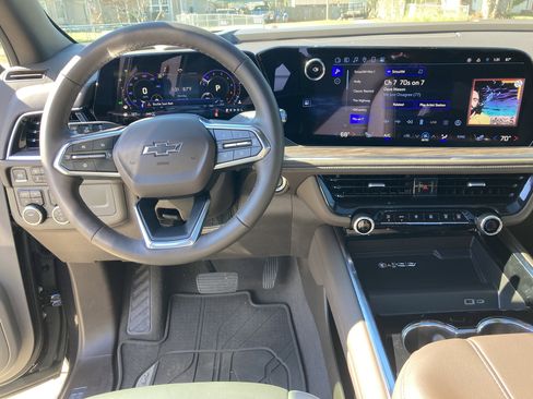 Used 2025 Chevrolet Tahoe Z71 w/ Comfort Package image 14