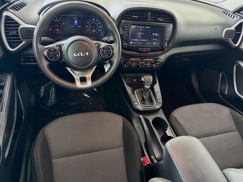 Used 2022 Kia Soul LX FWD image 17