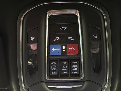 Used 2024 Jeep Grand Cherokee L Limited w/ Luxury Tech Group II AWD/4WD image 36