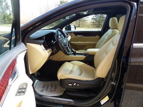 Used 2019 Cadillac XT5 Luxury image 26