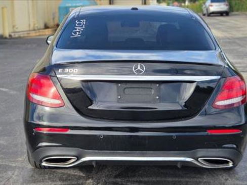 Used 2019 Mercedes-Benz E 300 image 6