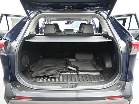 Used 2023 Toyota RAV4 Limited image 17