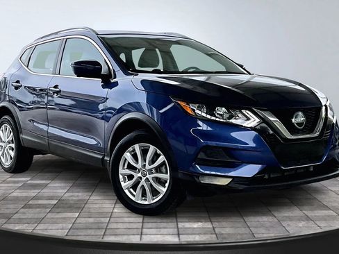 Used 2021 Nissan Rogue Sport SV w/ Technology Package FWD image 3