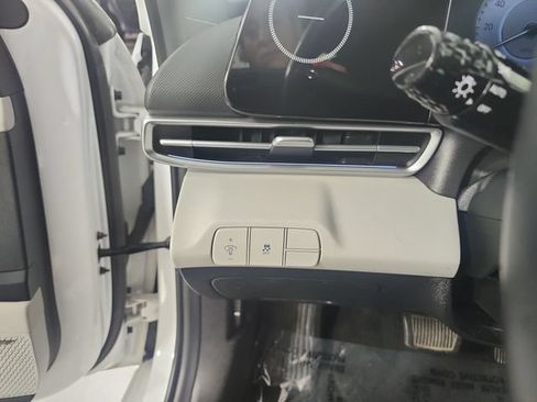 Used 2024 Hyundai Elantra Limited FWD image 13