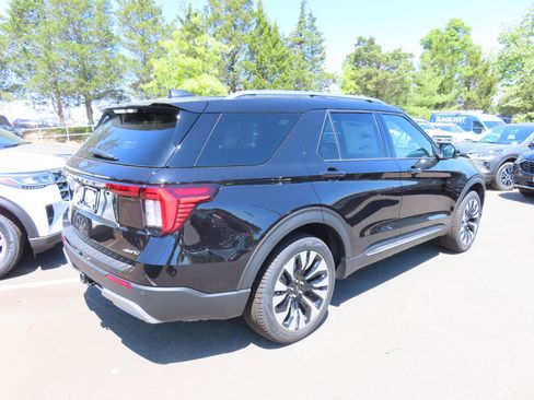 New 2026 Ford Explorer Platinum AWD/4WD image 4