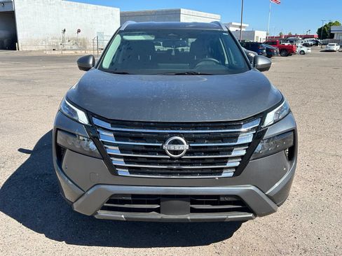 Used 2026 Nissan Rogue SL FWD image 2
