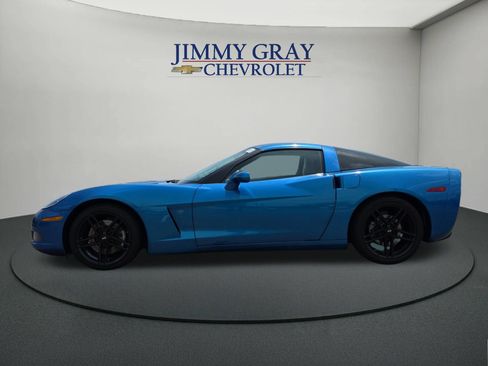 Used 2010 Chevrolet Corvette Coupe w/ 1LT RWD image 2