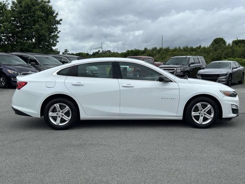 Used 2023 Chevrolet Malibu LS FWD image 2