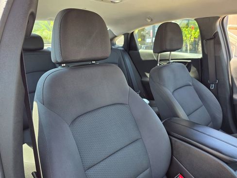 Used 2018 Chevrolet Malibu Hybrid FWD image 14