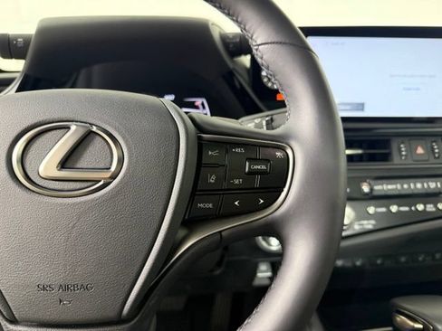 Used 2025 Lexus ES 350 w/ Premium Package FWD image 25