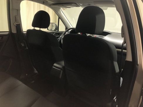 Used 2015 Subaru Forester 2.5i Premium w/ All-Weather Package image 11