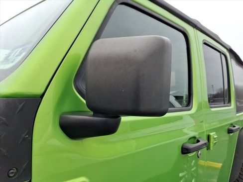 Used 2018 Jeep Wrangler Unlimited Sport image 8