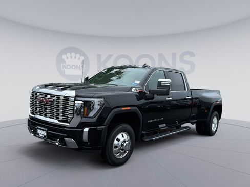 New 2026 GMC Sierra 3500 Denali w/ Denali Reserve Package AWD/4WD image 1