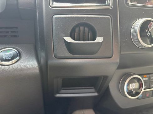 Used 2019 Ford Expedition Limited w/ Equipment Group 301A RWD image 42