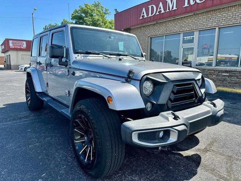 Used 2018 Jeep Wrangler Unlimited Sahara AWD/4WD image 2