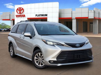 New 2025 Toyota Sienna XLE